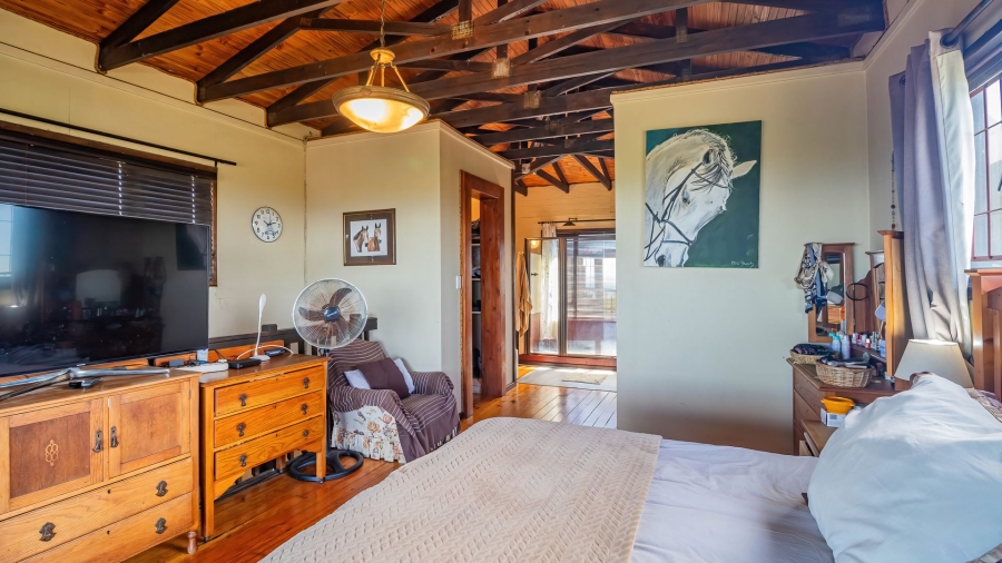 5 Bedroom Property for Sale in Lovemore Park Eastern Cape